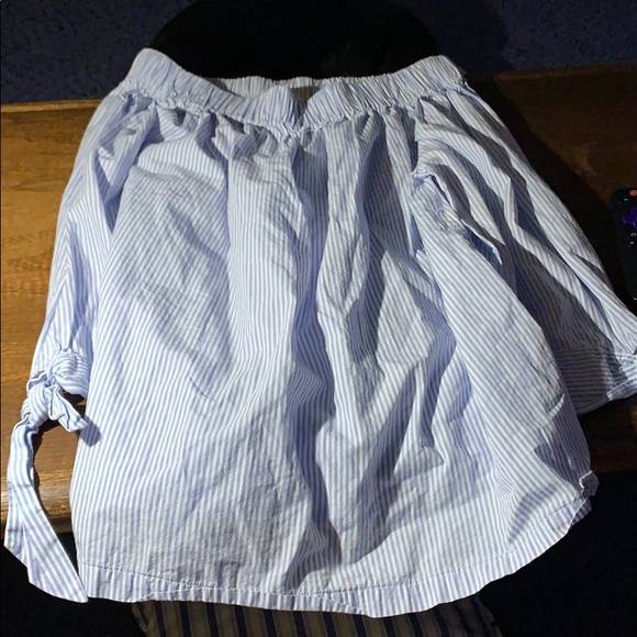 Off the shoulder top - Picture 1 of 2